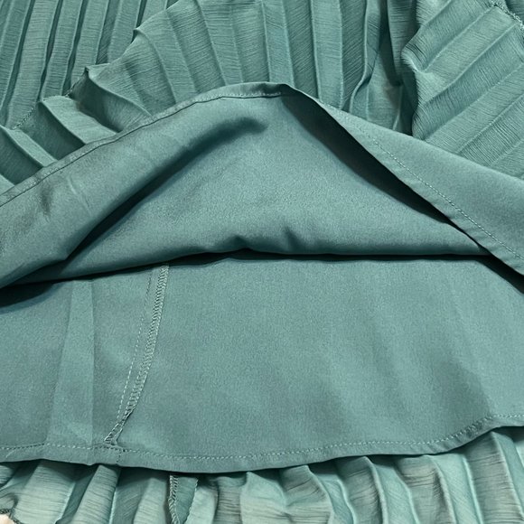 NWT ASOS Women's Cocktail Dress Green Pleated Skirt Fluttered Sleeve Size 8 - Picture 11 of 11